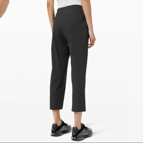 Lululemon In Power Mid Rise Crop - Picture 2 of 6